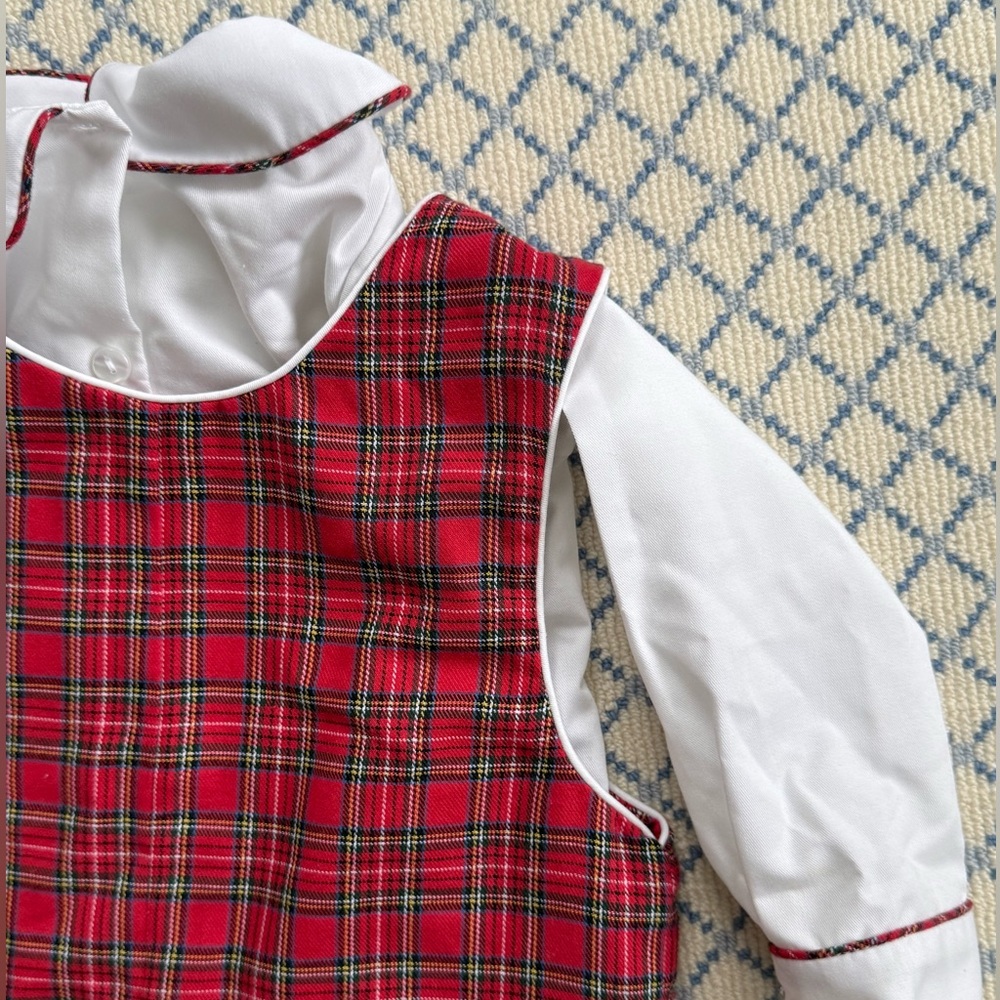 Anavini Red Plaid Longall and white collared shirt with matching plaid piping - Picture 4 of 6